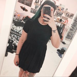 black peter pan collar dress